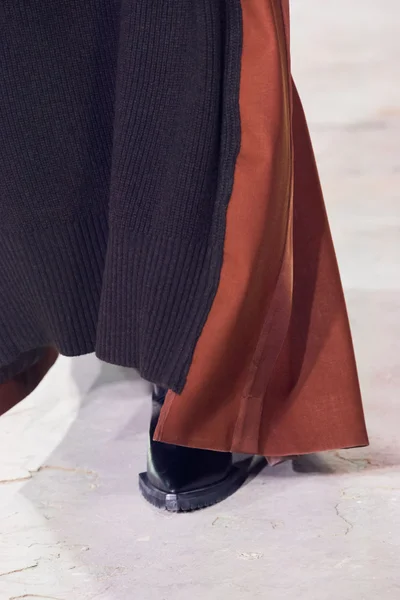 Look 18